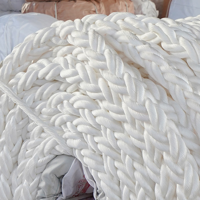 Putih Warna Laut Polyester tali yang dipintal Untuk Pengangkut Kapal Mooring UV Resistance 8 Strand Kapal tali