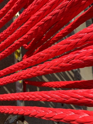 Pabrik 8/12 Untaian 40 56 62MM HMPE UHMWPE Tali Untuk Laut Anti UV Ringan UHMWPE Tali Mooring Line