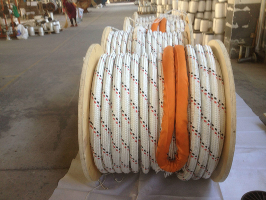 Polyester double braided ditutupi 12 untaian UHMWPE tali 32mmx220m Untuk Teknik Kelautan